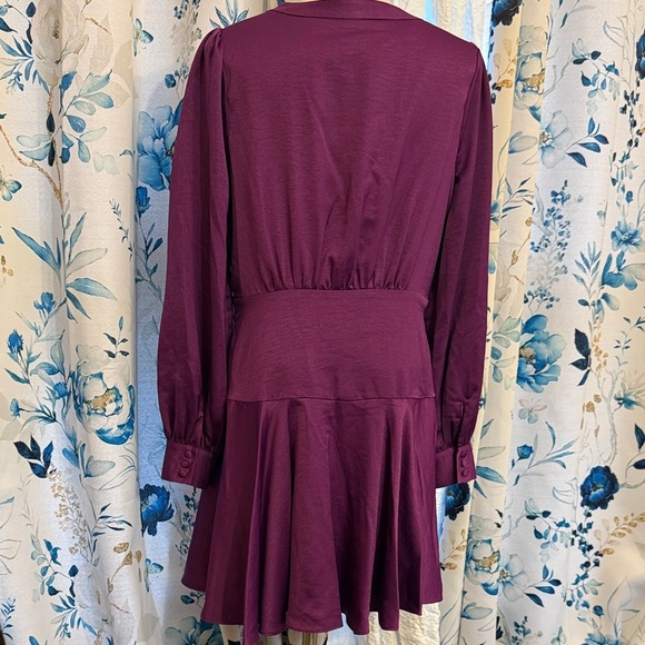 BCBGeneration 8 Surplice Neck Clover Plum Long Sleeve Mini Wrap Dress - Picture 9 of 14